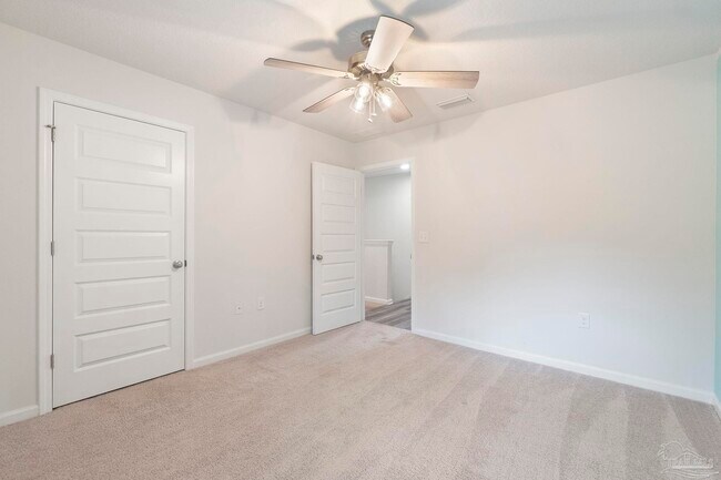 Building Photo - 10609 Queens Gate Cir
