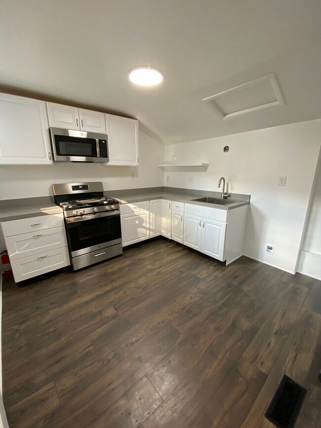 Kitchen - 29 E Pomfret St