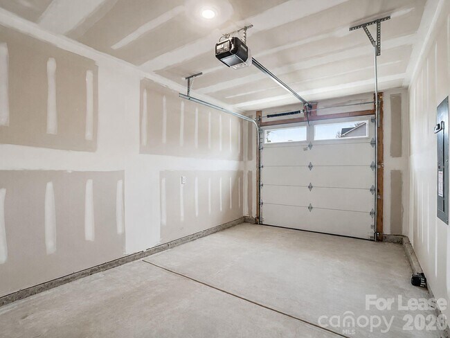 Building Photo - 339 Gray Dr