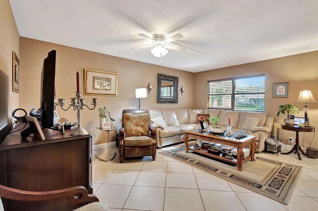 Building Photo - 637 Monaco Ct