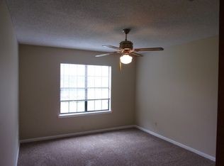Building Photo - Pensacola sweet home