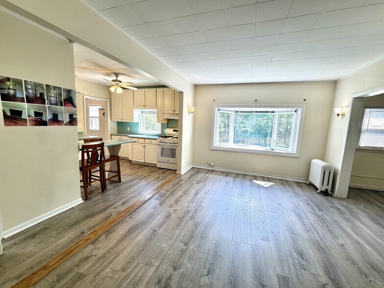Building Photo - 815 Miller Ln