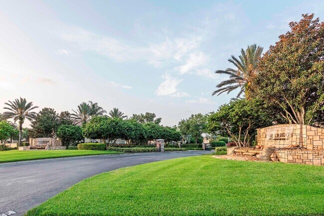 Building Photo - 3742 Parkridge Cir