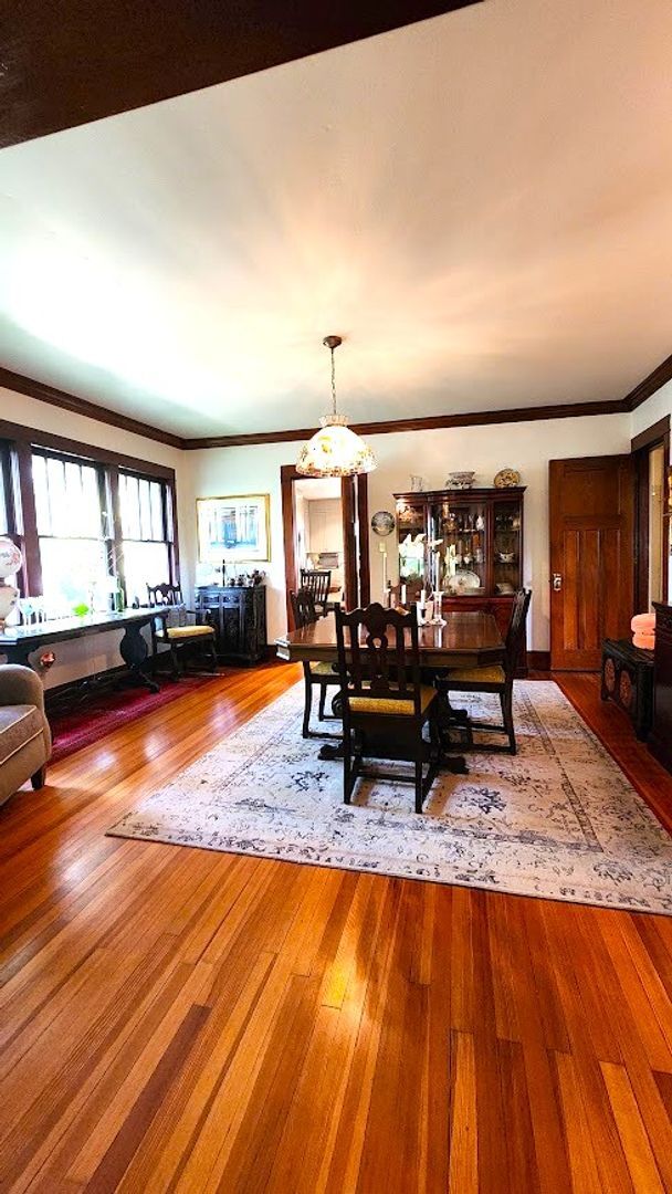 Building Photo - 517 S Flood Ave
