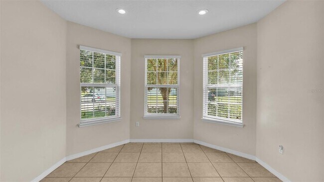 Building Photo - 6838 Glenbrook Dr