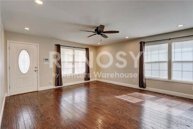 Building Photo - 4 Bedroom/ 3 Bath Home Near KU MED