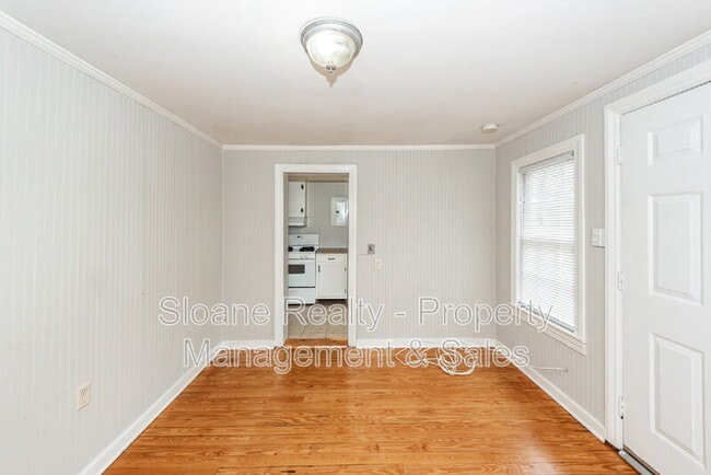 Building Photo - 2214 B Midland Park Rd