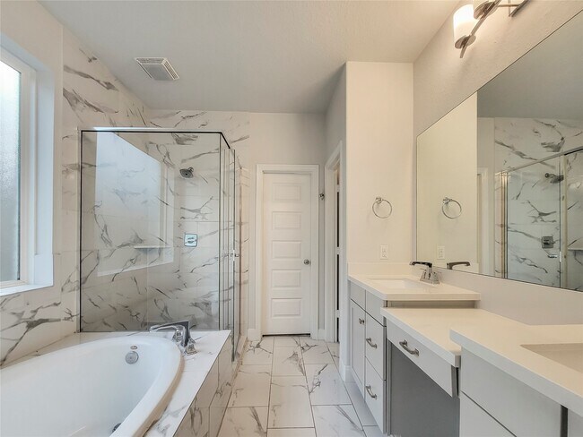 Building Photo - 8926 Emerald Cane Dr