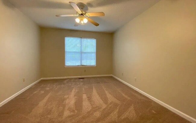 Building Photo - Charming Cul-de-Sac Retreat with Spacious Living & Private Backyard in Columbia, SC