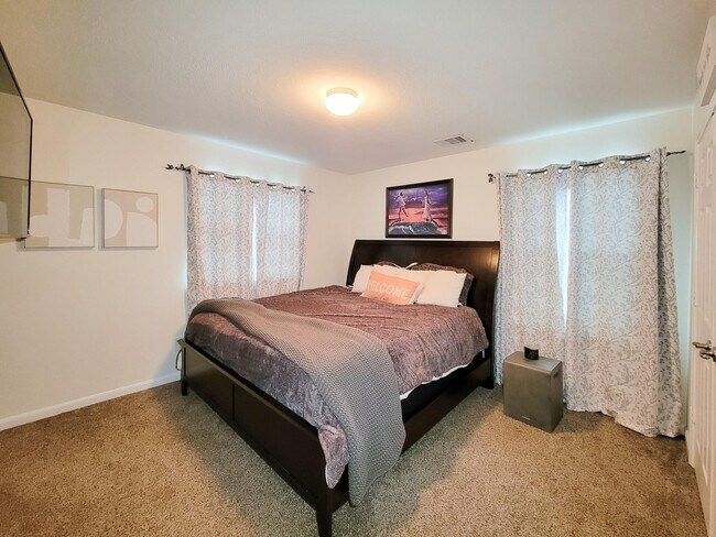 Building Photo - 5046 Longlane Dr