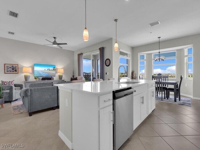 Primary Photo - 5651 Double Eagle Cir