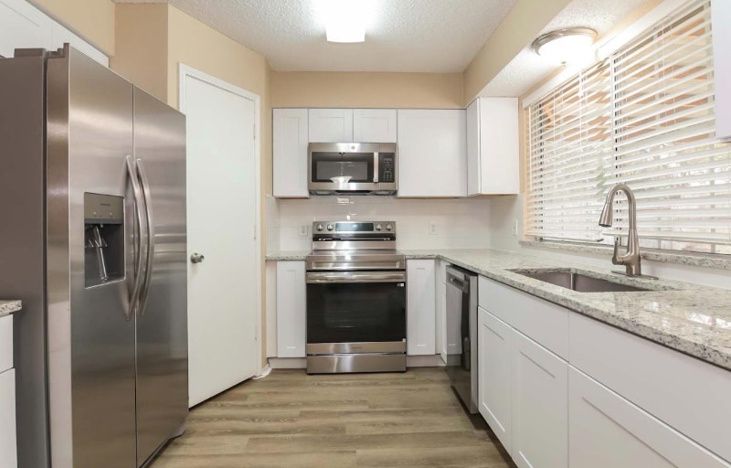 Building Photo - 4246 Hathaway Dr