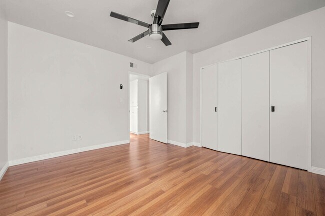 Building Photo - 607 Flores St