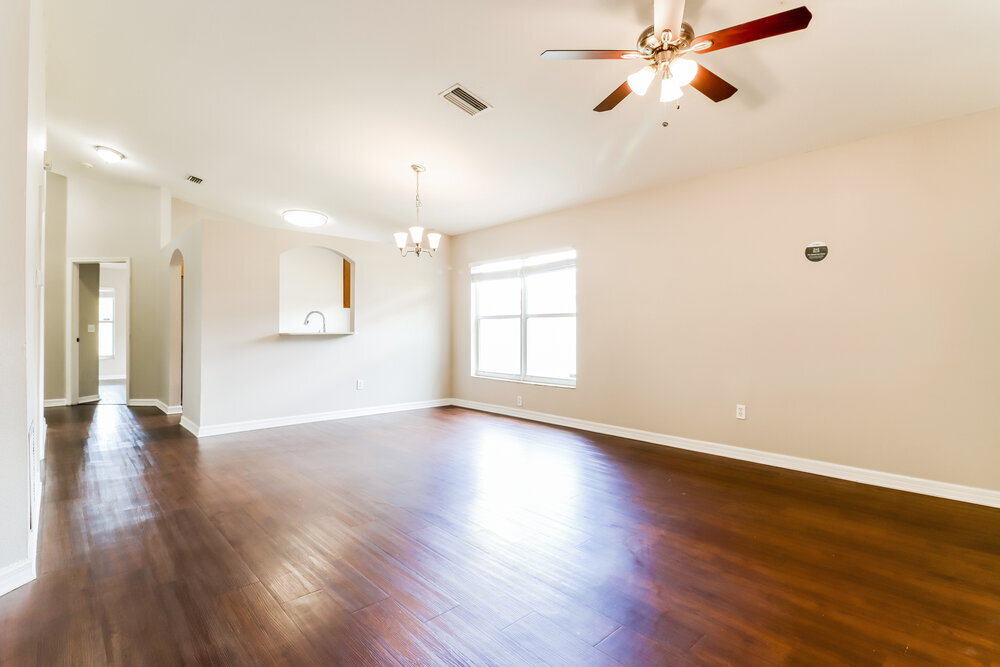 Building Photo - 12610 Montford Ln