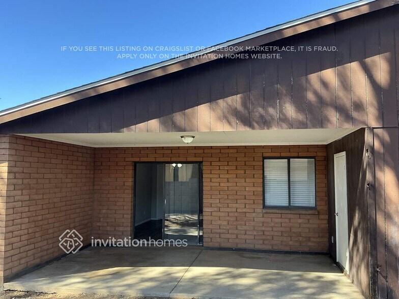 Building Photo - 4447 E Contessa St