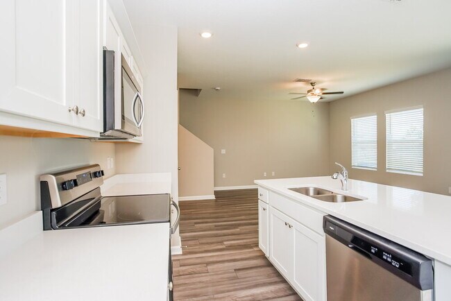 Building Photo - 2088 Harris Hawk Ave