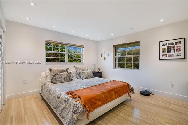 Building Photo - 11401 SW 72nd Plz