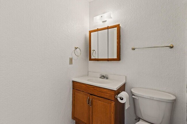 Building Photo - 11701 Henry Phipps Dr