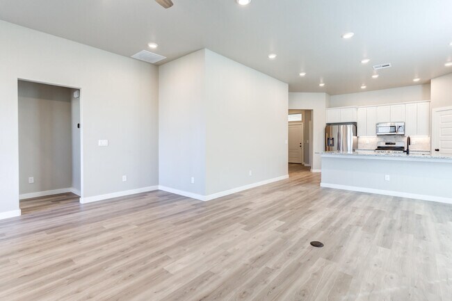 Building Photo - 1614 141st St