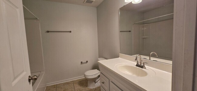 Building Photo - Move-In Special 1/2 off 1st month rent!