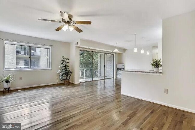 Building Photo - 12405 Braxfield Ct