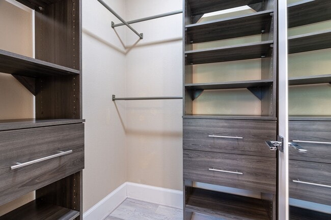 Building Photo - Welcome Home Modern Townhome in the heart of Freemont