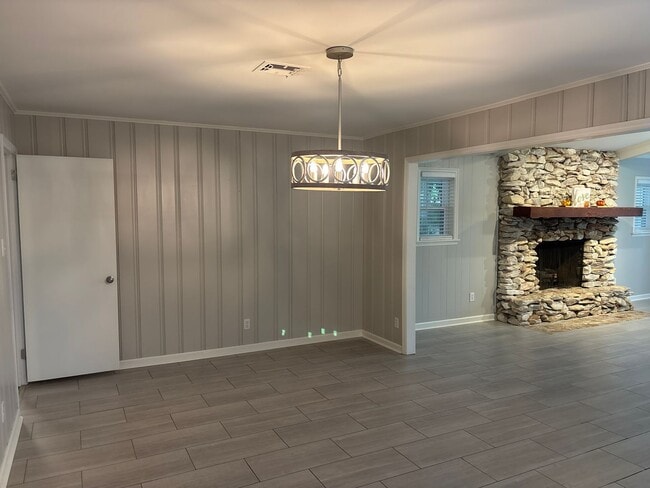 Building Photo - 3819 Marie Cook Dr
