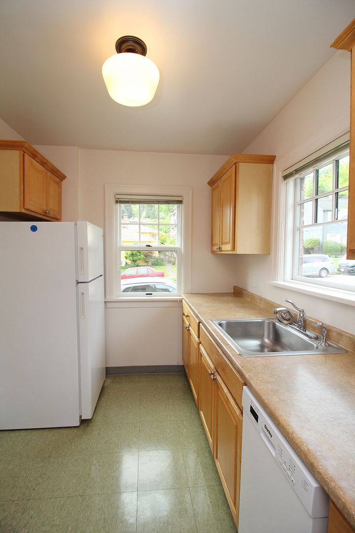 Building Photo - 2703 NW Raleigh St