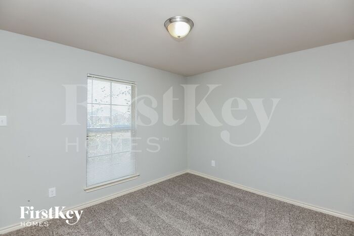 Building Photo - 519 Branchwood Dr