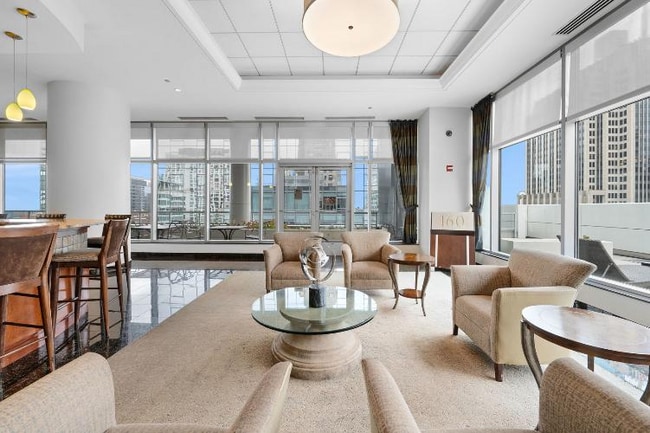 Building Photo - 160 E Illinois St