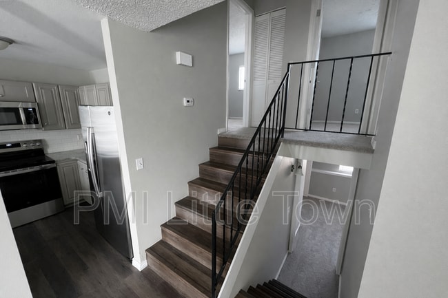 Building Photo - 1670 N Halifax Wy