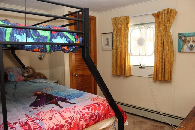 Building Photo - 318 Paradise Dr