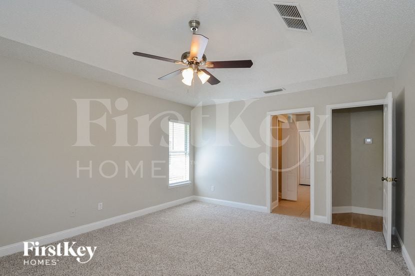 Building Photo - 112 Glen Oaks Dr