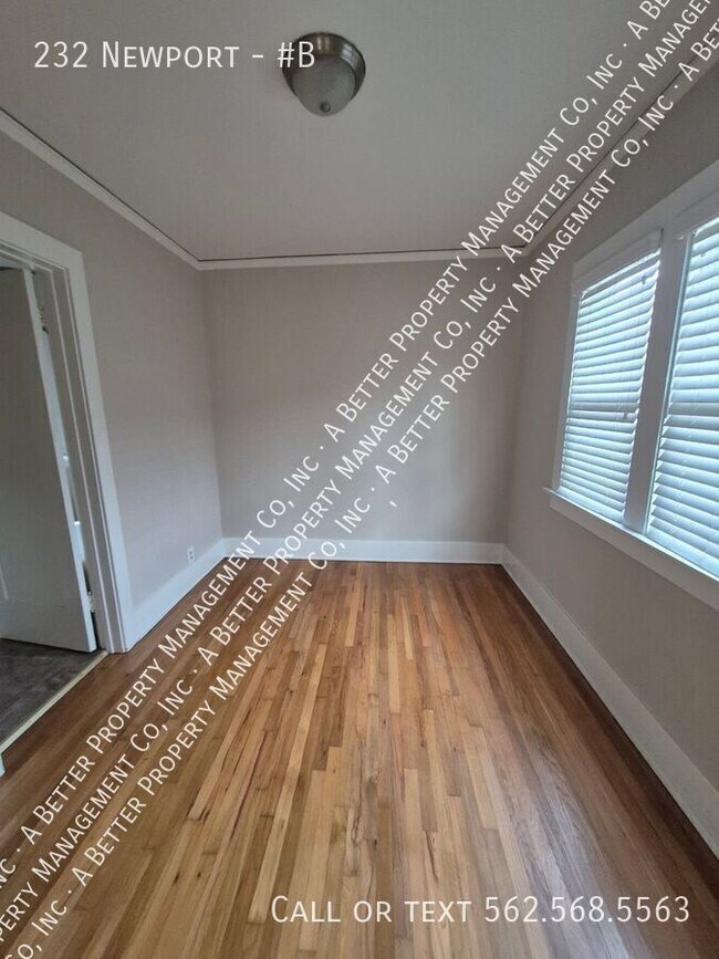 Building Photo - 232 Newport-#B