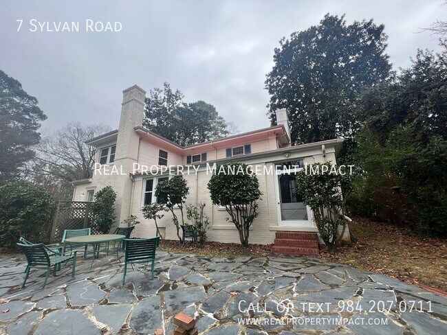 Building Photo - 7 Sylvan Rd