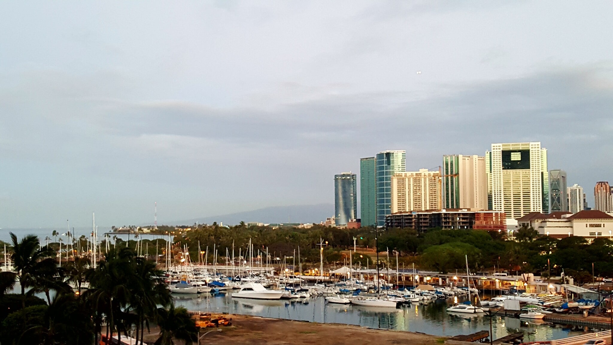 Oceanside Patio w/Ala Moana Beach Park and Ala Wai Yacht Harbor - 1690 Ala Moana Blvd