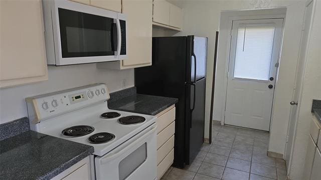 Building Photo - 1716 Windsong Ln