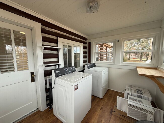 Building Photo - 4676 Sevierville Rd