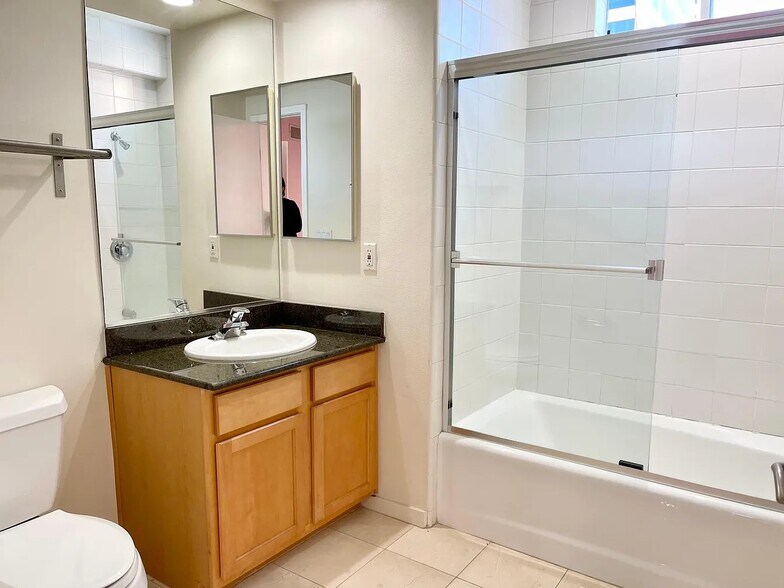Guest bedroom bathroom - 1222 S Westgate Ave