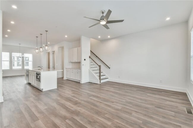 Building Photo - 490 Harmony Ter NW