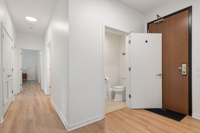 Building Photo - 365 N Halsted St