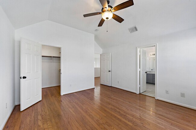 Building Photo - 218 Plaza Del Sol Park