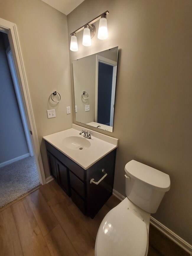 Building Photo - 2 Bedroom 2 Bath Condo