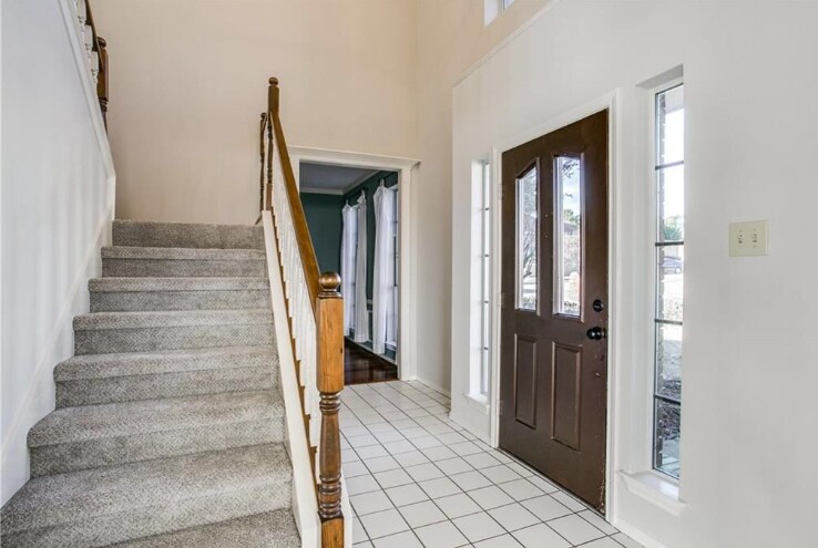 Building Photo - 2138 Sword Dr