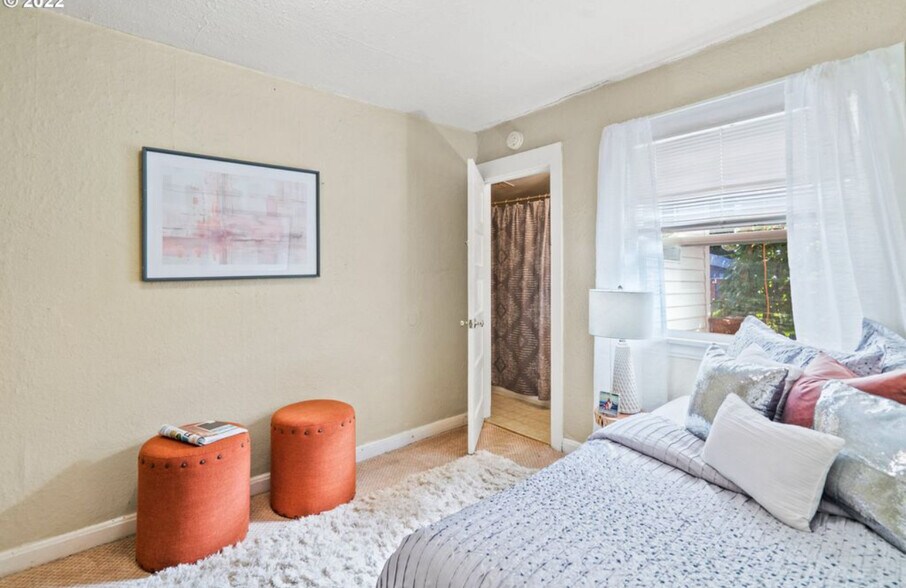 Building Photo - 5322 NE 11th Ave