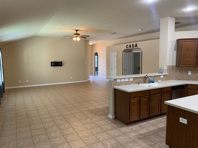 Building Photo - 8411 White Mulberry