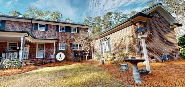 Building Photo - 221 Magnolia Ln