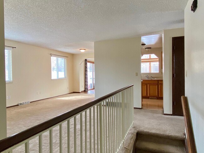 Building Photo - 10860 Utica Ct