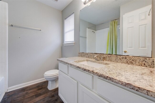 Building Photo - 7302 Greenwood Point Dr