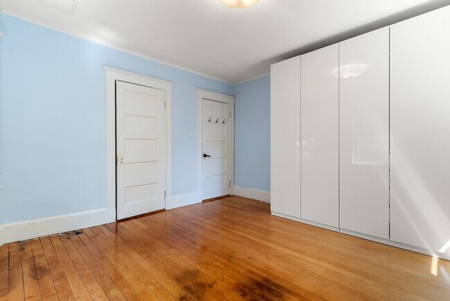 Building Photo - 161 Highland Ave